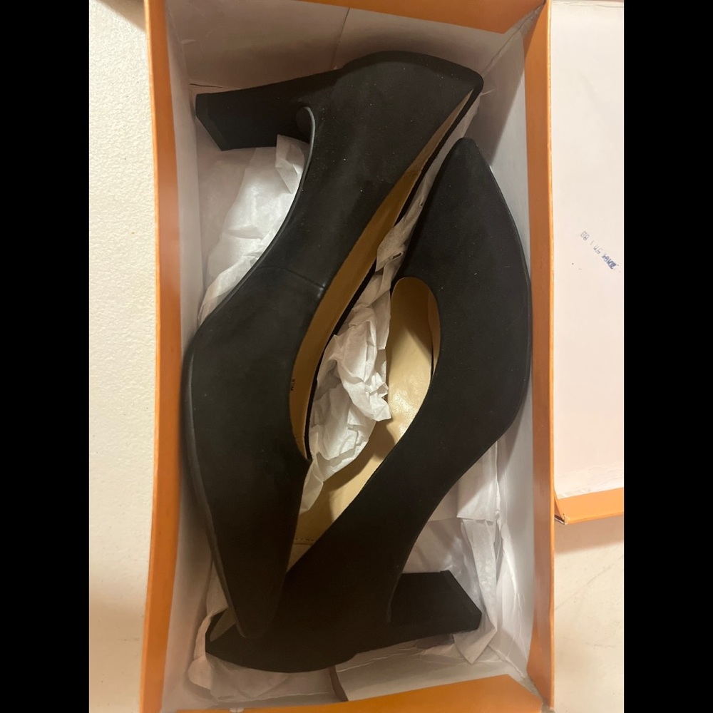 Women’s black heels size 6.5 “unisa” shoes